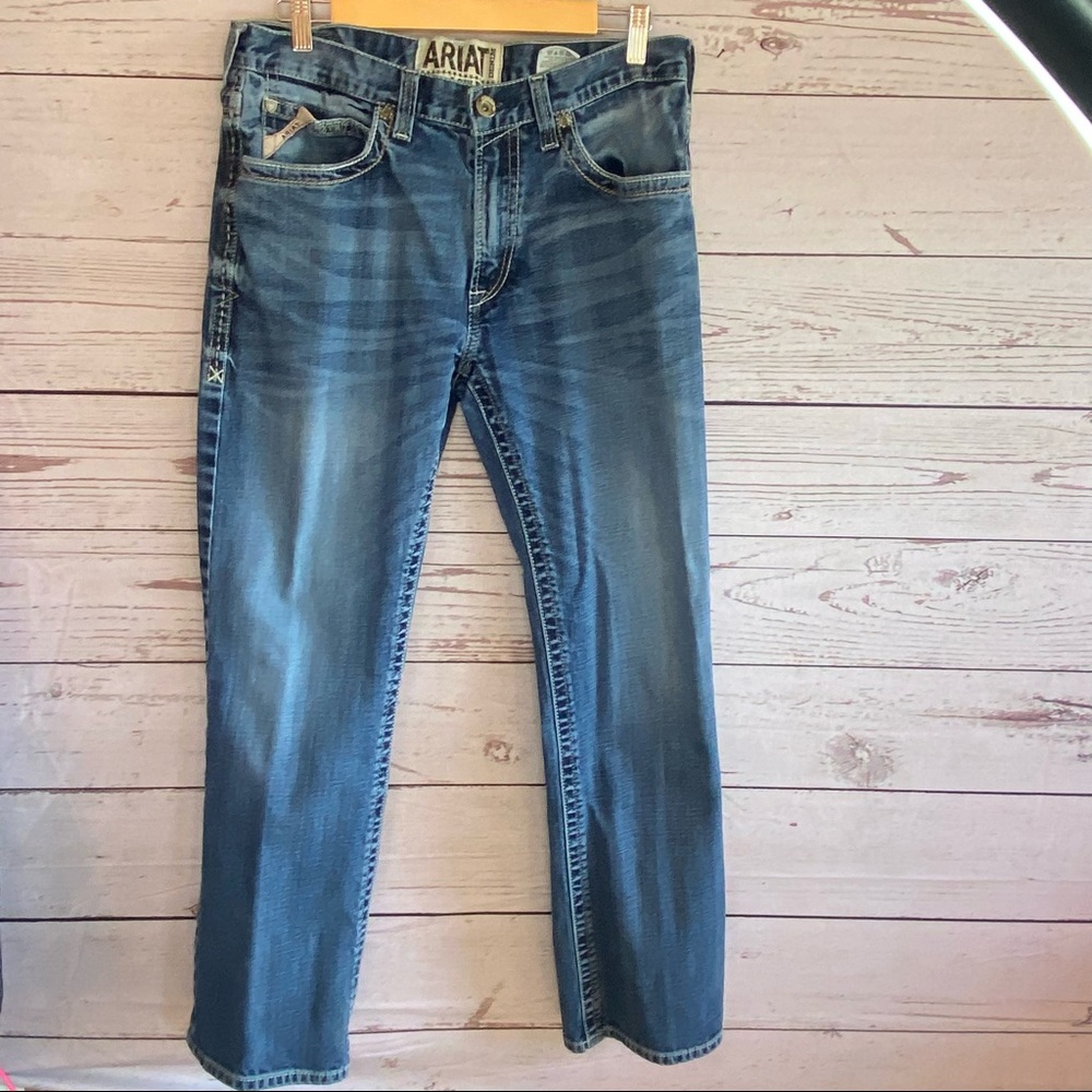 Ariat Men’s Jeans 33/32 Low Rise Boot M4 Medium Denim Wash Jeans